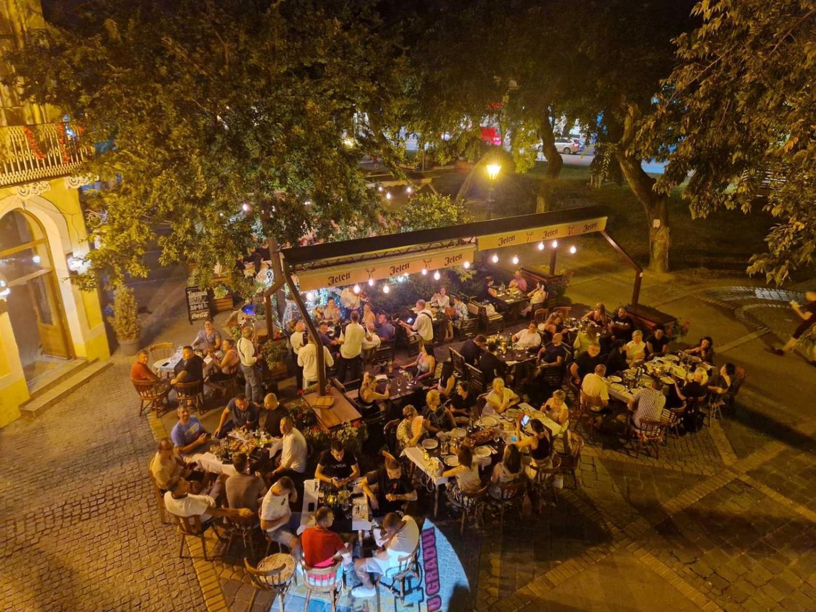 Aparthotel Restoran Orijent 5 Sombor Exterior foto
